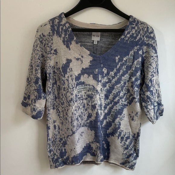 NIC+ZOE Sweaters - NWT Nic + Zoe Abstract Blue and Cream V-neck Cuffed Short Sleeve Sweater XS